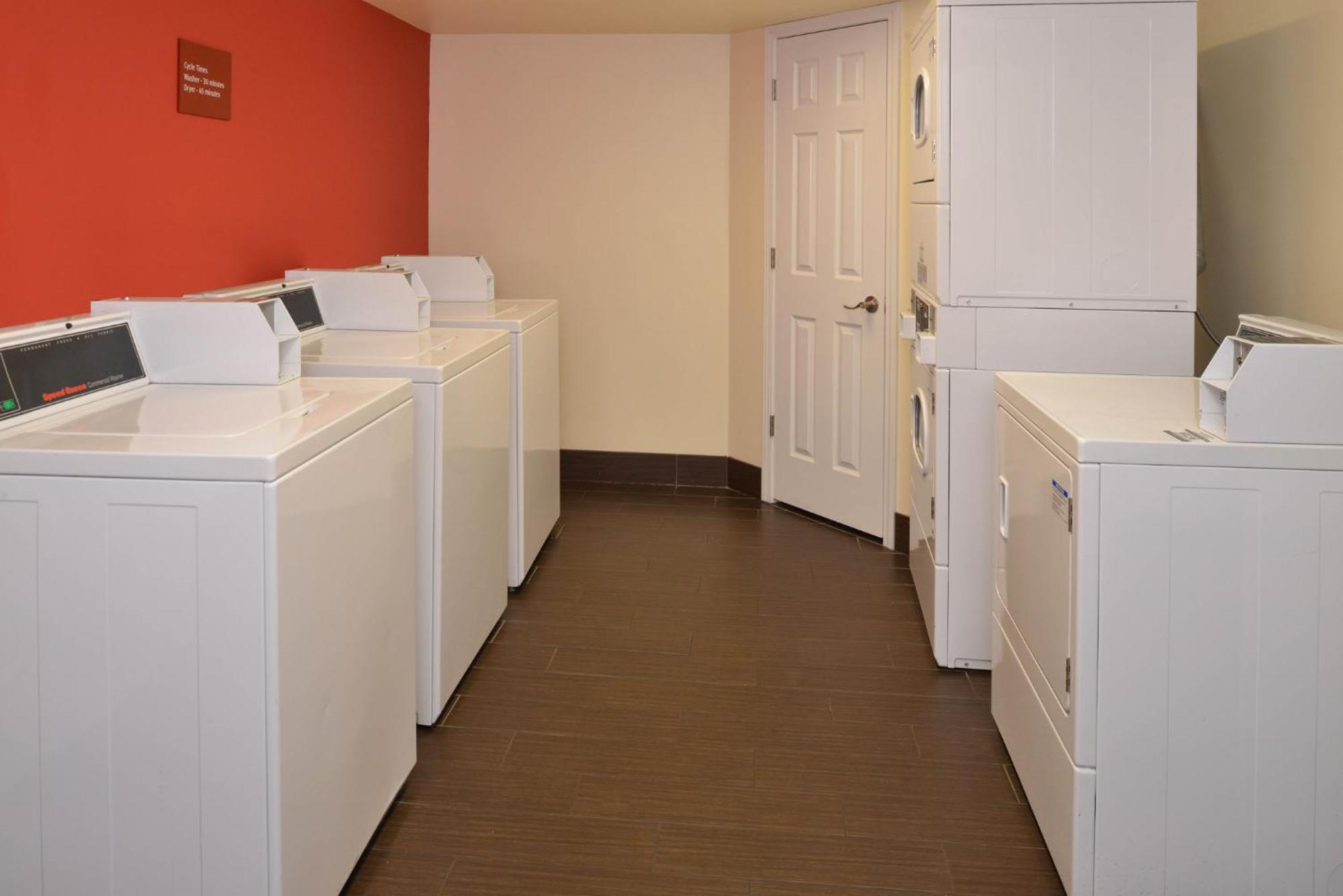 Candlewood Suites St Louis St Charles By Ihg Saint Charles Exterior foto